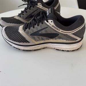 Brooks Men's Black and Gray Athletic Shoes